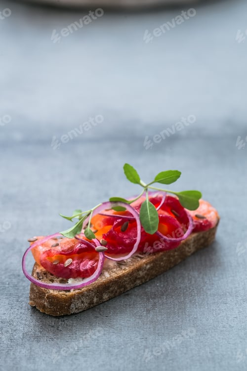 Vorschau: Fish Tapas on Crusty Bread, bread and cured salmon