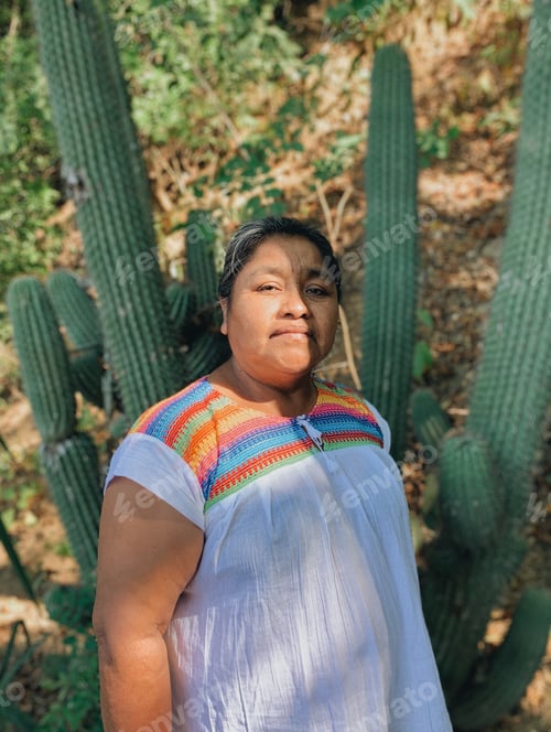 Preview: portrait of a woman in the middle of cacti