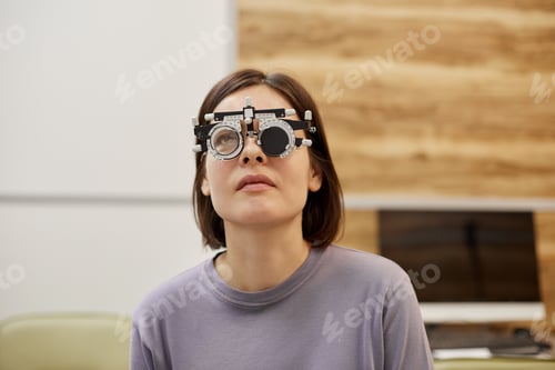 Preview: Young Woman Wearing Trial Frame