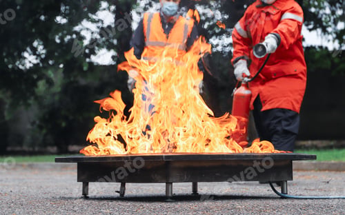 Preview: corporate safety - exercise during a firefighting course