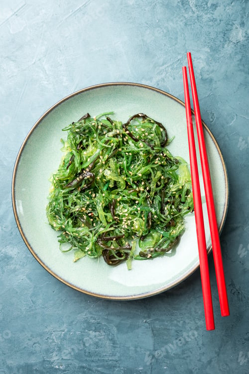 Preview: Seaweed salad served and ready to eat