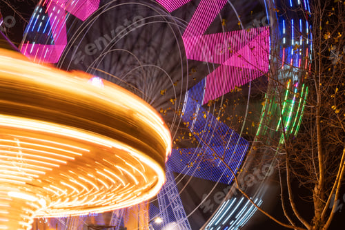 Preview: Spinning ferris wheel in motion