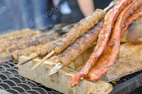 Preview: Turkish chicken shish kebab on grill