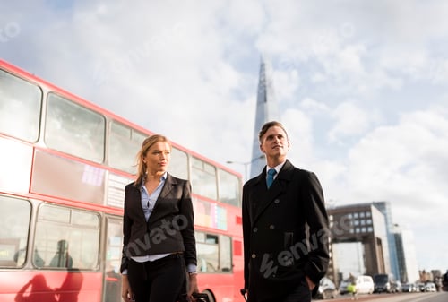 Preview: Businessman and businesswoman on business trip, London, UK