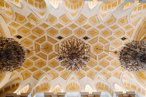 Preview: Antique crystal chandelier chandelier in the palace. Large chandelier in the castle