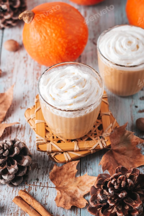 Preview: Autumn pumpkin latte with whipped cream