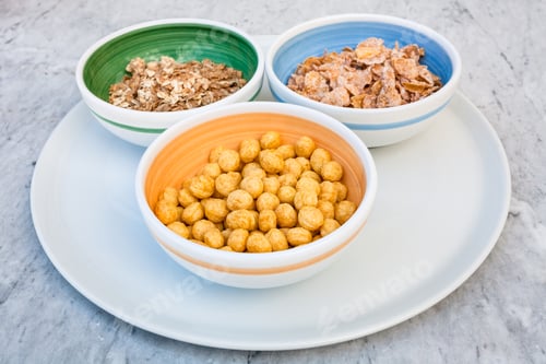 Preview: three kind of cold breakfast cereals in bowl