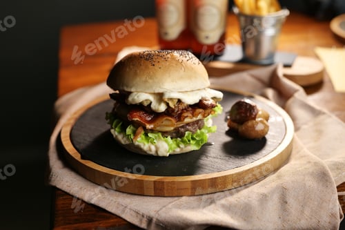 Preview: tasty beef sandwich in black background