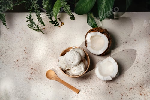 Preview: Vegan coconut ice cream in paper cup