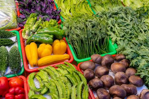 Preview: Fresh fruits and vegetables at the market