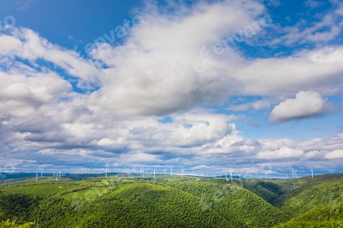 Preview: Beautiful panoramic view from the top of St-Joseph mountain, Que