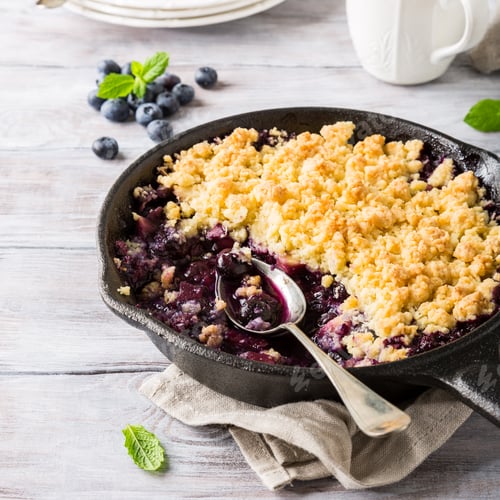 Preview: Coconut crumble in cast iron pan