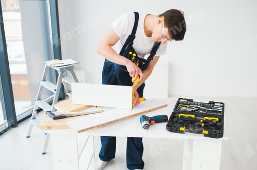 Preview: Hilarious busy constructor repairing apartment
