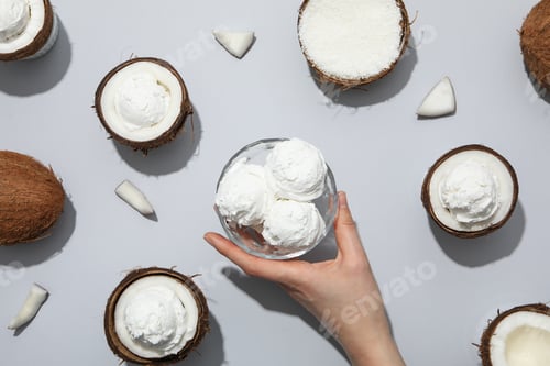 Preview: Summer dessert - ice cream, ice cream with coconut