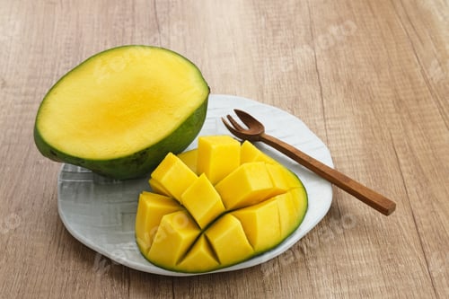 Preview: Fresh and ripe mango fruit