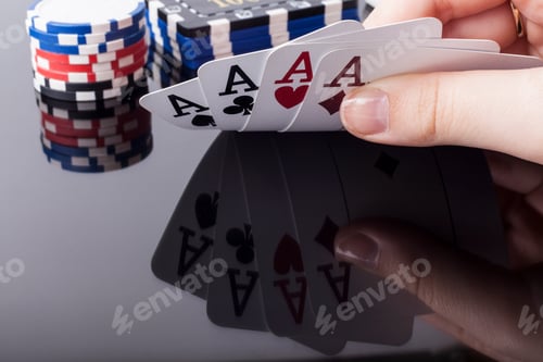 Preview: Holdin Aces