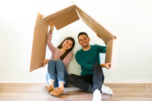 Preview: Couple forming a fake roof house above their heads