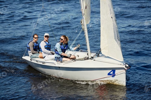 Preview: Men sailing