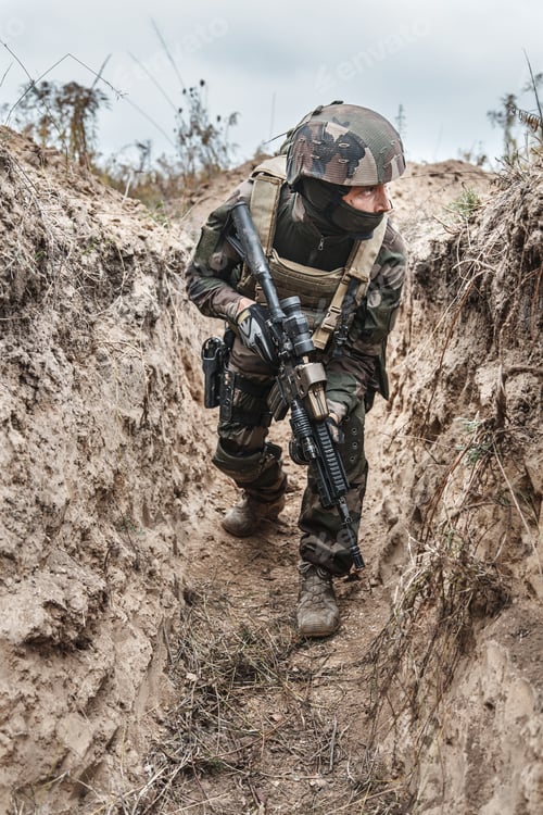 Preview: french paratroopers in action