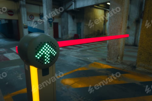 Preview: View of a sign with an illuminated up arrow applied on the barrier