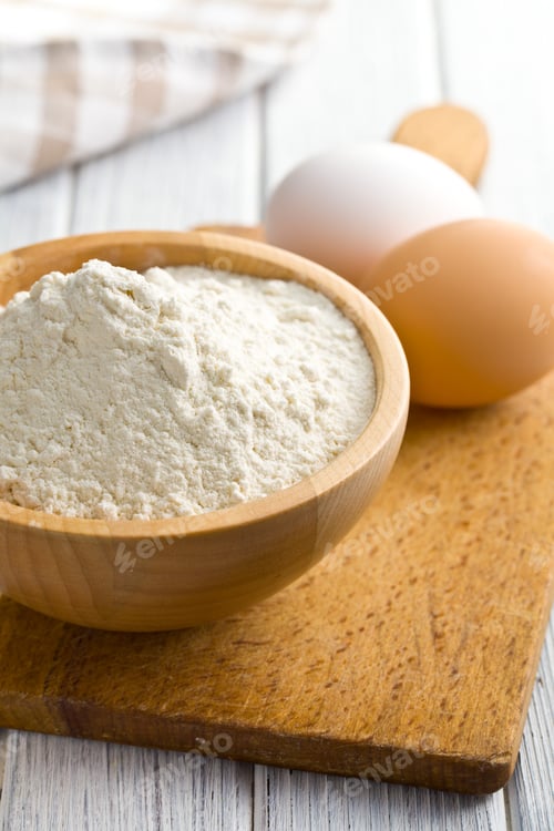 Preview: flour and eggs on kitchen table