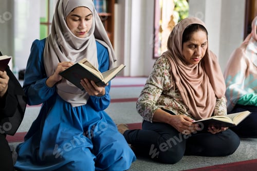Preview: Muslim women reading Quran in the mosque during the Ramadan