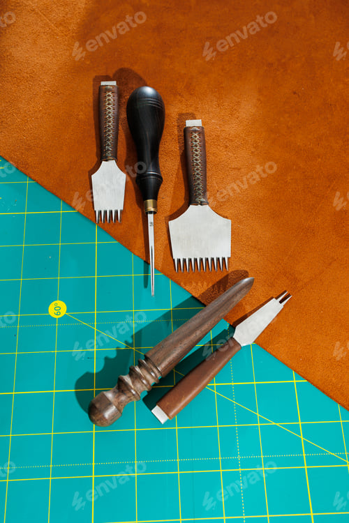 Preview: Production of handicrafts from genuine leather. Tools for making leather goods and pieces of brown