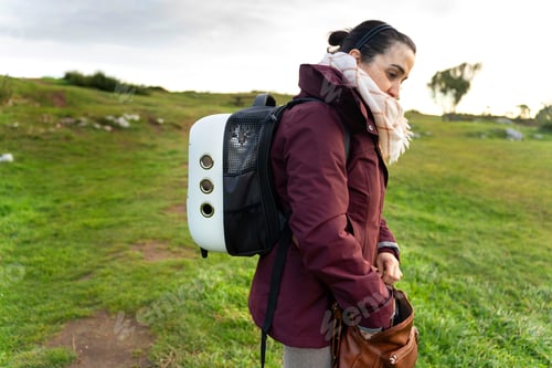 Preview: Travelling with your cat. Responsible tourism with your pet.