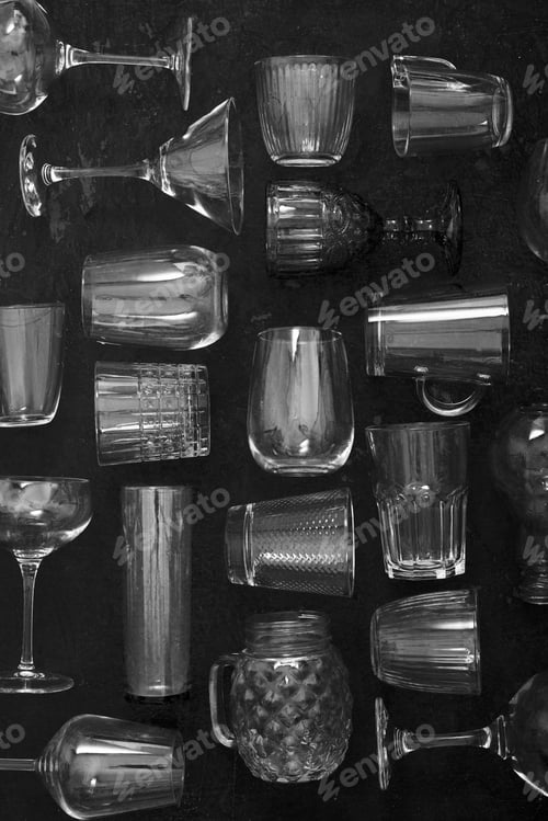 Preview: Transparent glass set on the dark background