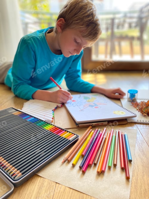 Preview: Boy drawing