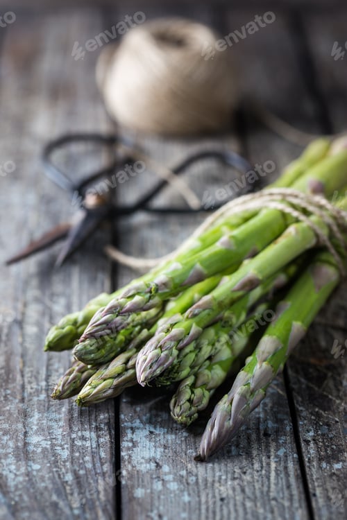 Preview: Bunch of fresh asparagus