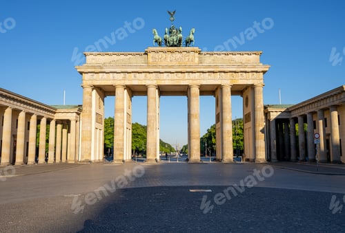 Preview: The famous Brandenburg Gate in Berlin