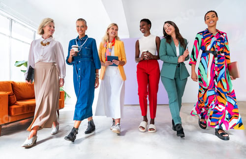 Preview: Group of businesswomen meeting in the office