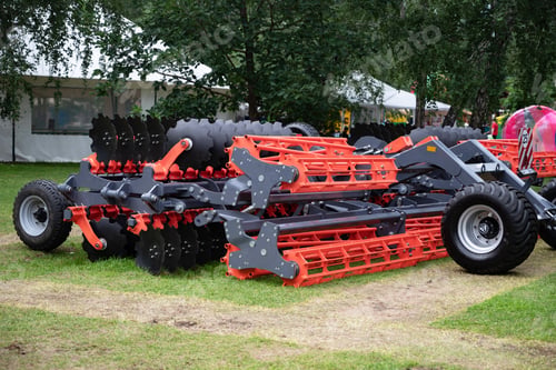 Preview: Hydraulic drive connecting agricultural machinery units.