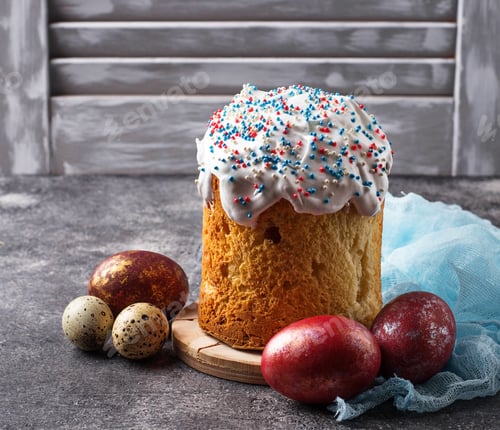 Preview: Traditional Easter cake with topping