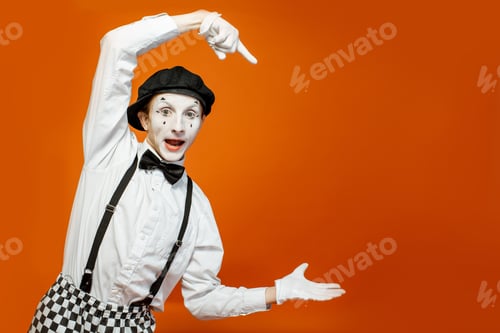 Preview: Pantomime on the orange background