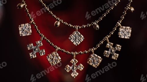 Vista previa: Ukrainian woman demonstrating authentic traditional jewelry necklace of Ukraine - Zgarda