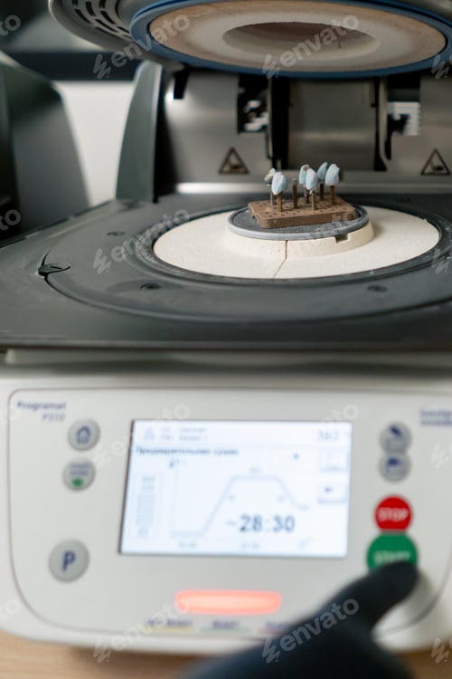 Preview: close-up professional laboratory for the production of dental prostheses veneers heat treatment of