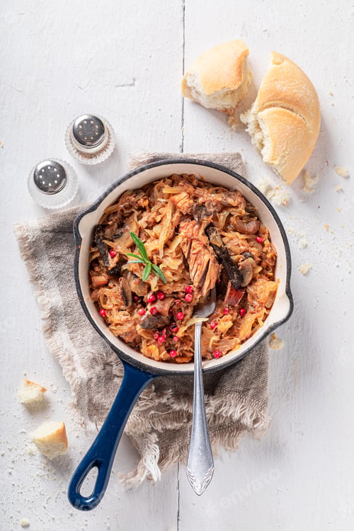 Preview: Spicy and homemade stew made of cabbage and beef.