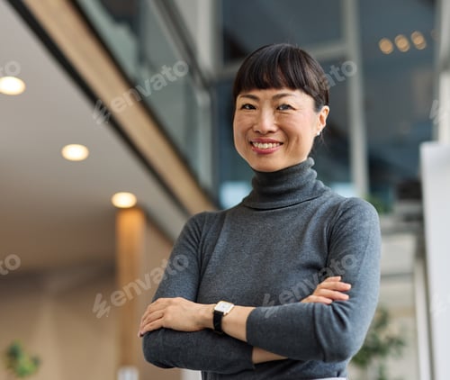 Preview: Young business people in the office