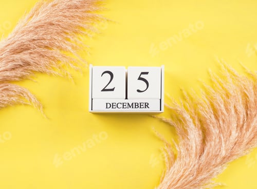 Preview: Calendar December,25 date on yellow background