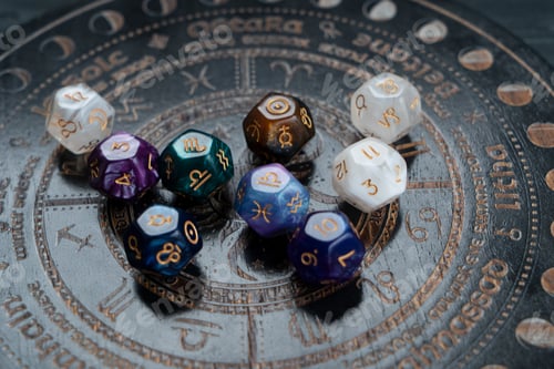Preview: Zodiac horoscope with divination dice