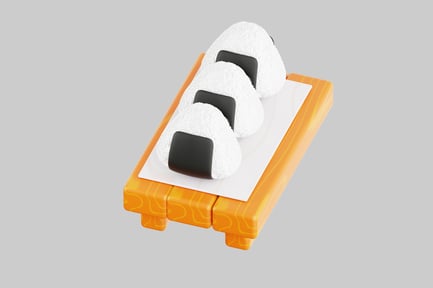 Vista previa: Tres onigiri en una bandeja de madera