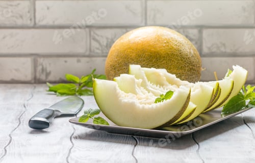 Preview: Fresh sliced melon