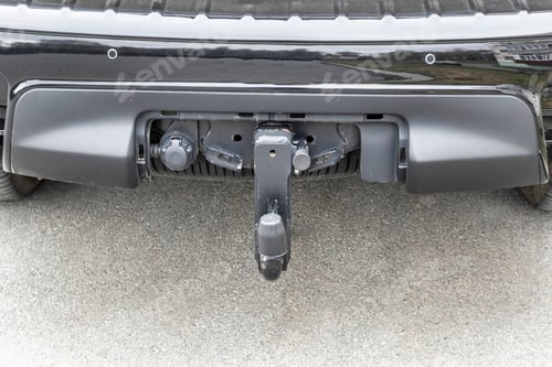 Preview: Tow hitch for towing a trailer of SUV. Day, horisontalshot Front view