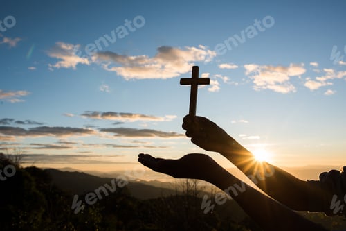Preview: Silhouette of Hand hold cross of God