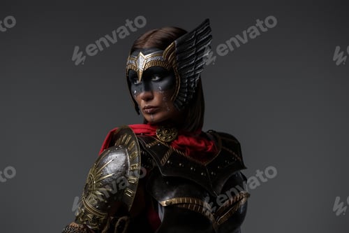 Preview: Portrait of amazon from past against grey background