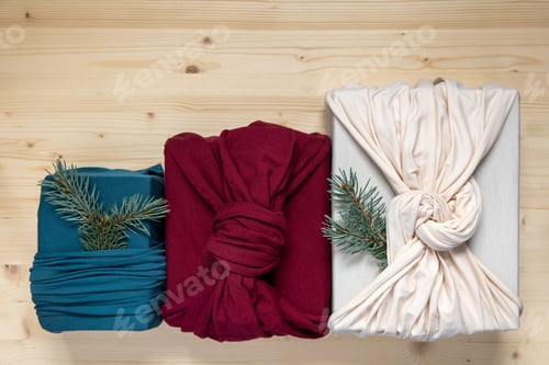 Preview: Zero waste gift wrapping. Traditional Japanese furoshiki style.