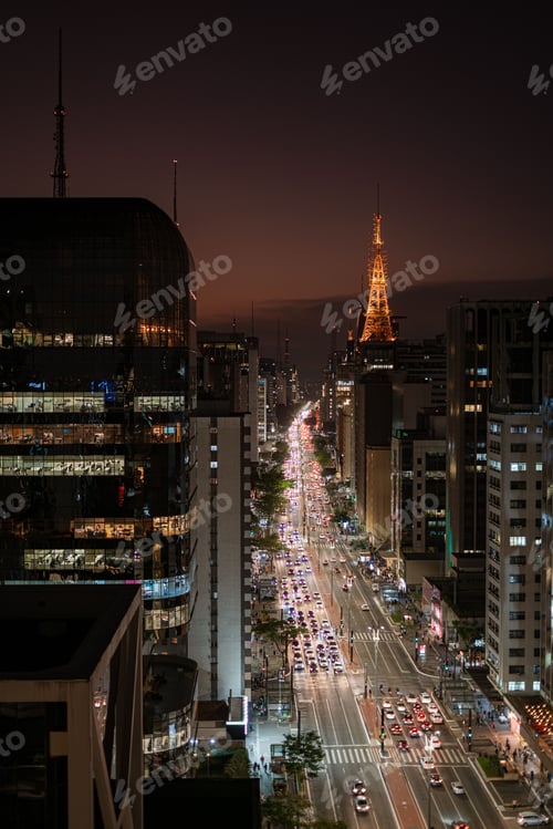 Visualização: Avenida Paulista em São Paulo, Brasil à noite