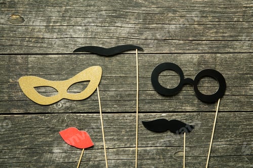 Preview: fake lips, glasses and mustaches on sticks
